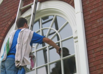 Simple Tips for Cleaning Windows in Atlanta